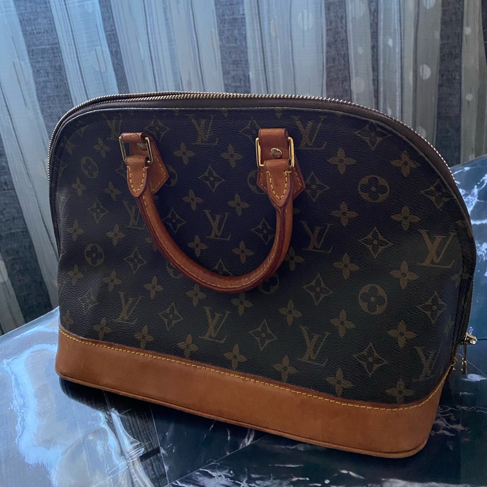Vintage Authentic Louie Vuitton Bag